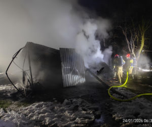 Pożar blaszanego garażu w Wielkiej Wsi