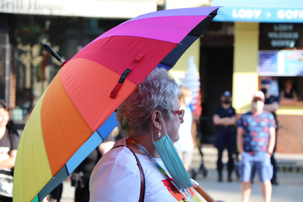 Za nami demonstracja wspierająca osoby LGBT w Toruniu. Konkretne hasła!