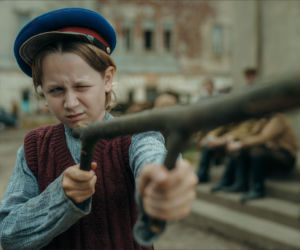 W roli głównej Jakub Gierszał, w obsadzie m.in. Aidan Gillen, Paul Freeman, Julia Pietrucha, Wojciech Mecwaldowski, Anna Próchniak, Mateusz Kościukiewicz, Antoni Pawlicki oraz Tomasz Kot.