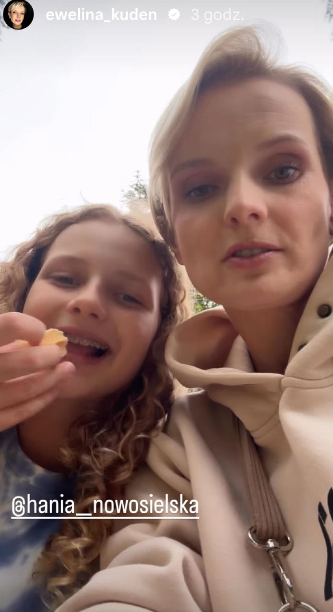 M jak miłość. Weronika (Ewelina Kudeń-Nowosielska), Pola (Hania Nowosielska) na planie