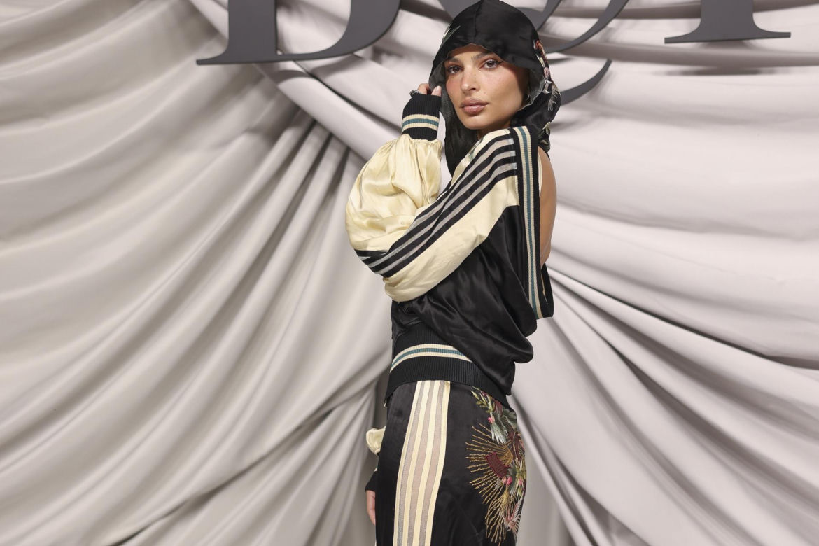 Emily Ratajkowski zrobiła to na środku ulicy. Piękna Polka w gorących scenach. W ogóle się nie krępuje