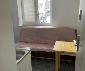 Luksus w wersji XS. 10 metrów na skraju Warszawy za jedyne 2 tys. zł