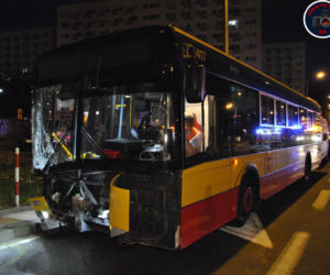 Kolejna kolizja Arrivy! Z auta wypadł silnik