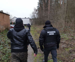 Rutkowski Patrol przeczesuje jezioro i las w Piotrkowie, szukają 32-latka