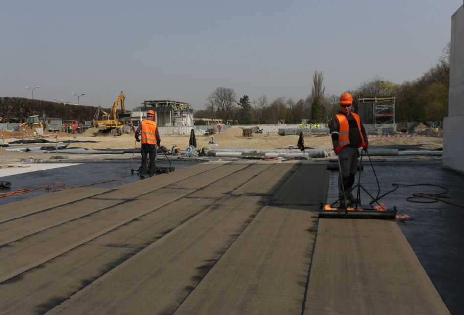 Parking podziemny przy Hali Stulecia we Wrocławiu. Kwiecień 2014