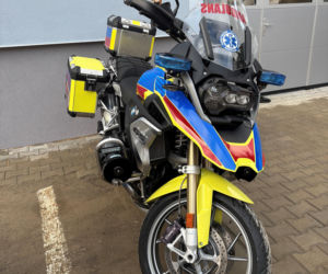 Szybciej do pacjenta. NFZ wprowadza na Warmii i Mazurach motocyklowy zespół ratownictwa medycznego 