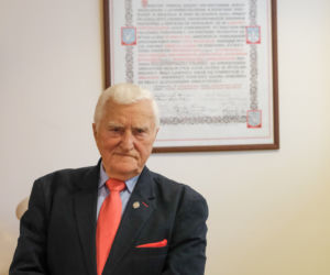 Pierwszy senior zaszczepiony