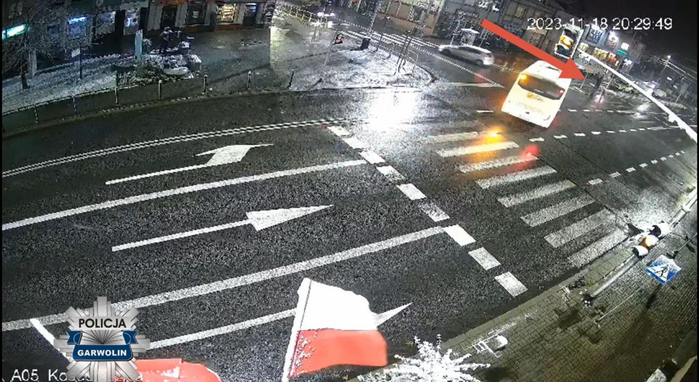 Zmiótł pieszego na pasach w Garwolinie. Obaj mieli zielone! 