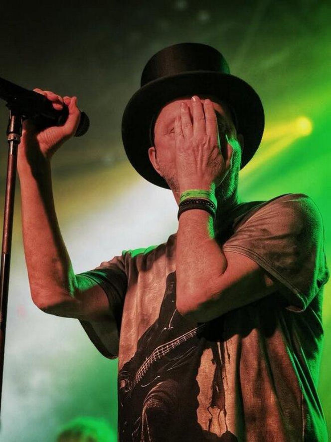 Polski gwiazdor rocka trafił do szpitala. Szokujące doniesienia!