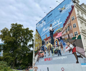 Wyjątkowy mural powstał we Wrocławiu! Wizualny hołd dla Jana Borysewicza z okazji sukcesu Mniej obcego