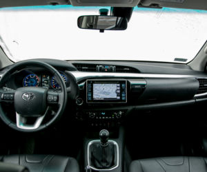 Toyota Hilux SR5 2.4 D-4D