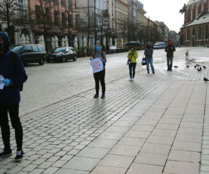 Czarny Protest na Rynku Głównym w Krakowie