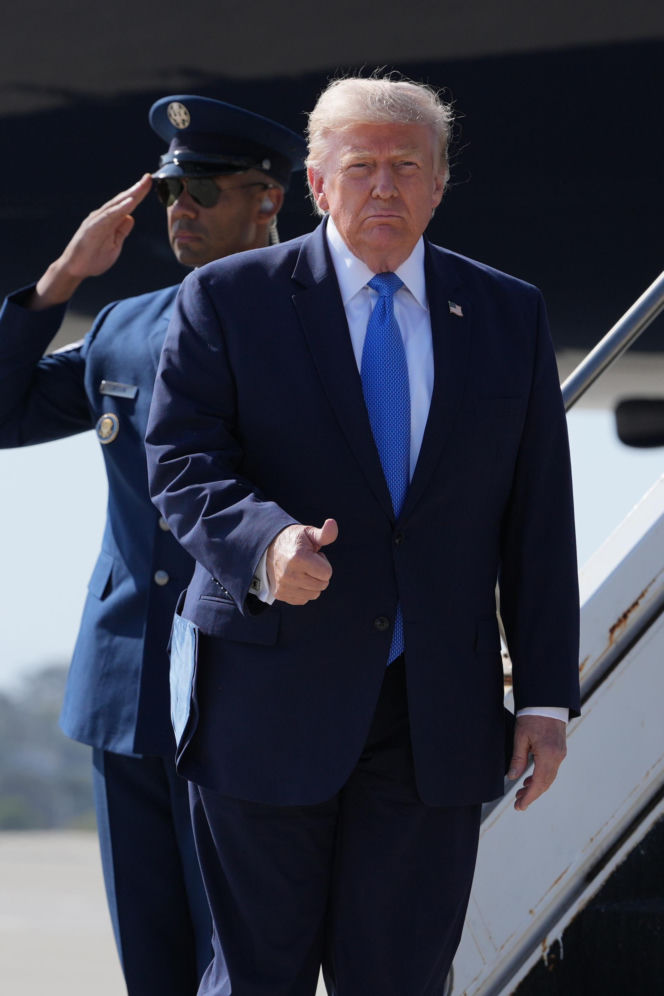 Uzbrojony mężczyzna czekał na Trumpa! Potem incydent ze śmigłowcem