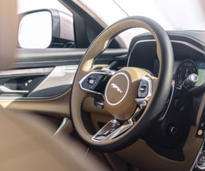Nowy Jaguar XF (2021)
