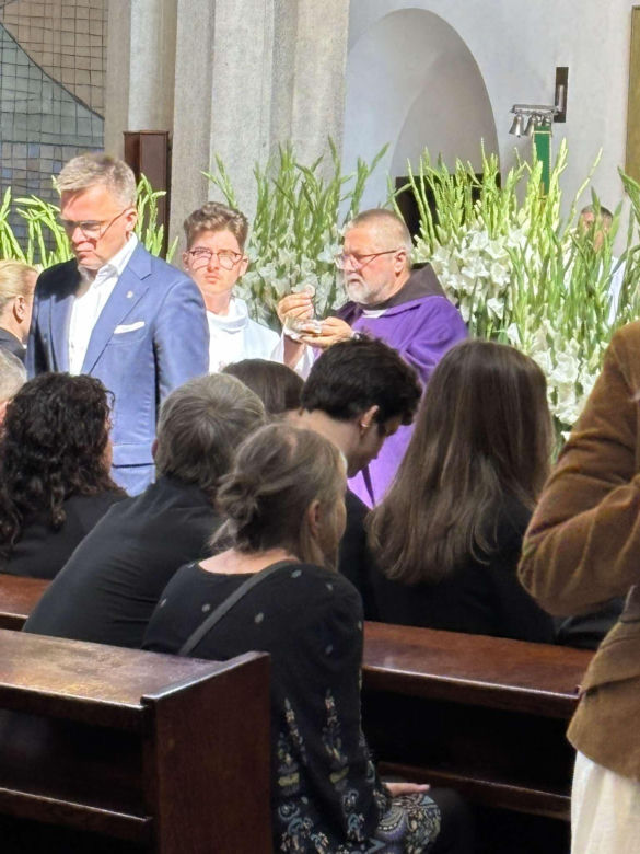 Szymon Hołownia na pogrzebie Stanisława Sojki