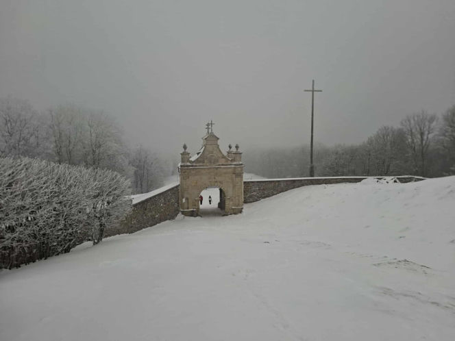 Majestatycznie, zimowo, jak w bajkowej Narnii. Tak Nowy Rok wita Święty Krzyż