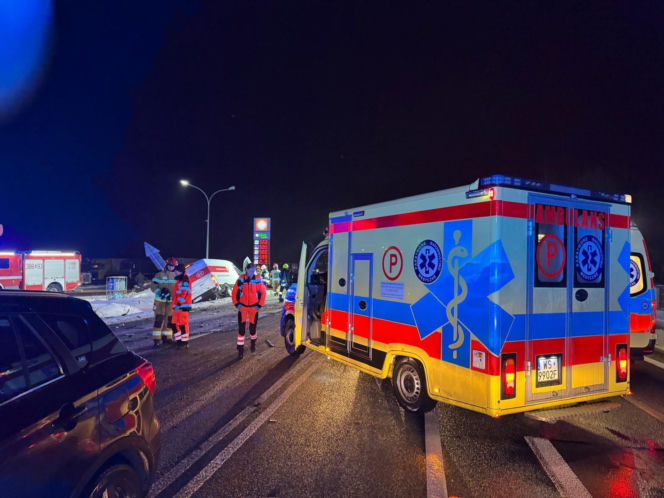 Wypadek w Chromnej. DK-2 zablokowana