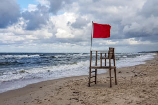 Sinice Rewal. Czy w Rewalu można się kąpać 24.08? Flaga, warunki pogodowe