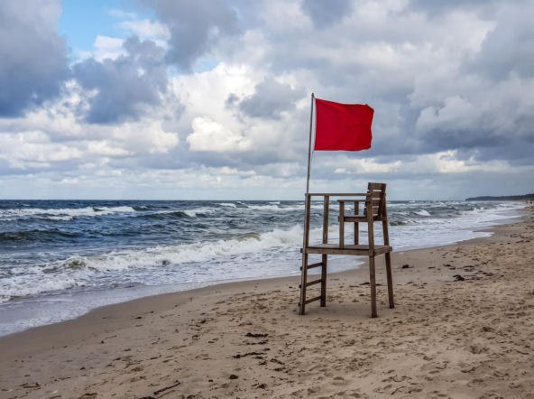 Sinice Rewal. Czy w Rewalu można się kąpać 24.08? Flaga, warunki pogodowe