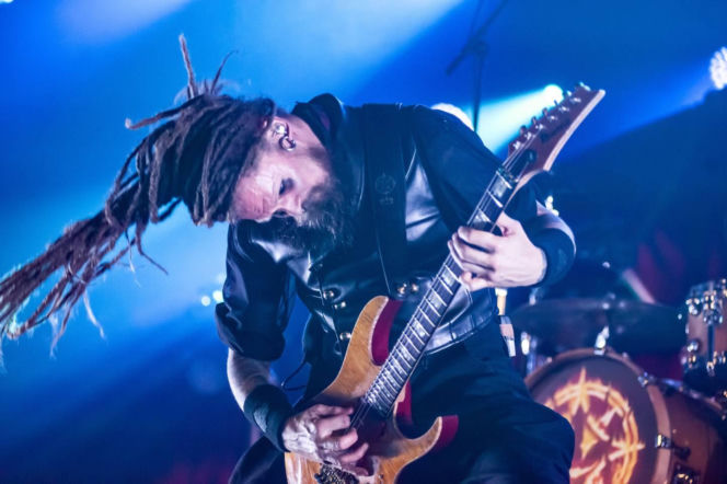 Skrupulatnie wyreżyserowany groteskowy spektakl okraszony nutą surrealizmu – Avatar zawładną Warszawą [RELACJA]