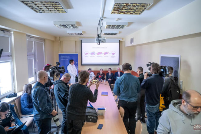 Lekarze WUM usunęli gigantycznego raka wątroby