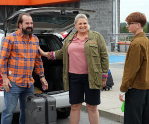 Barwy szczęścia, odcinek 3296. Borys (Jakub Wieczorek), Aldona (Elżbieta Romanowska), Aleks (Hubert Wiatrowski)