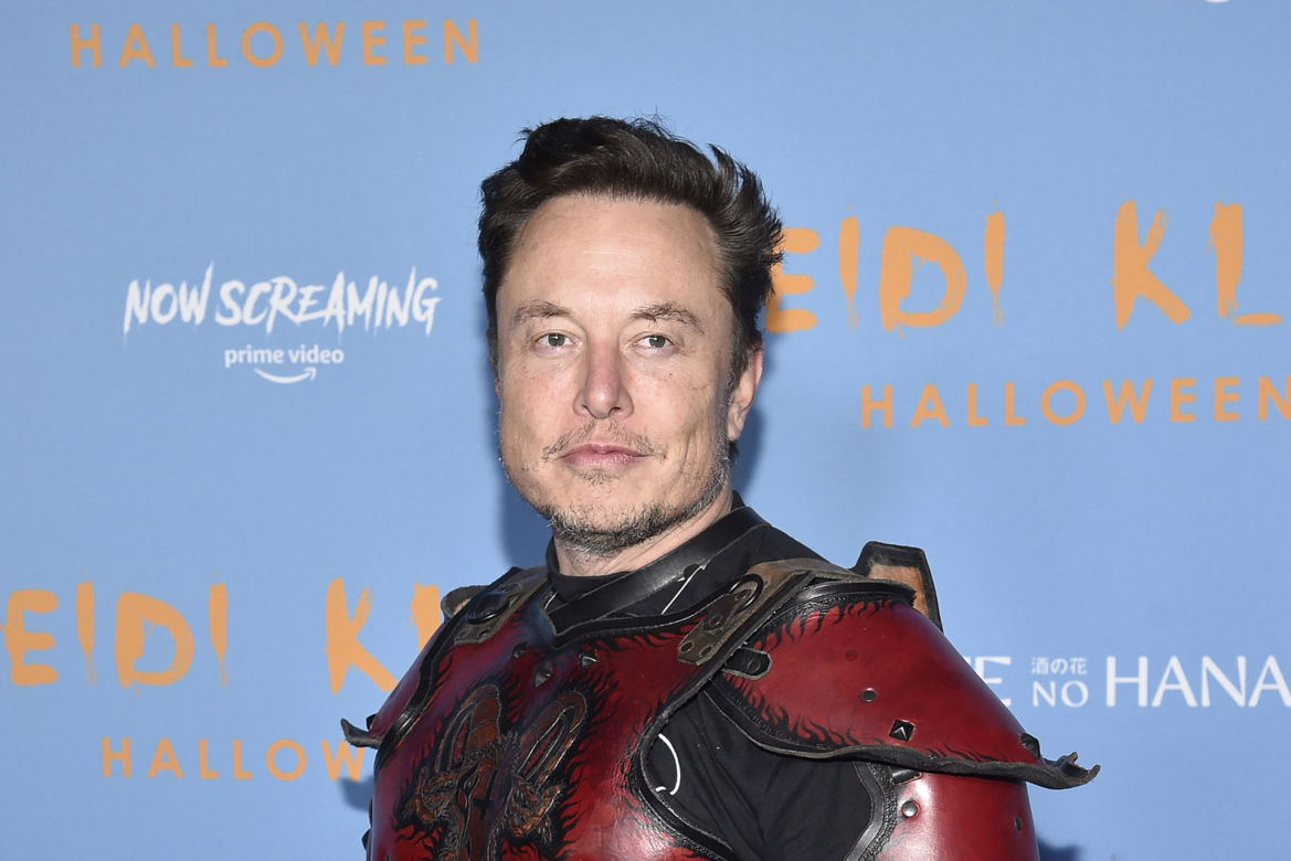  Elon Musk naprawdę zrobił TO w Katarze. Nie uwierzysz z kim się sfotografował!