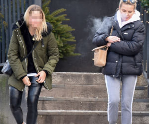 Hanna Lis pali przy córce