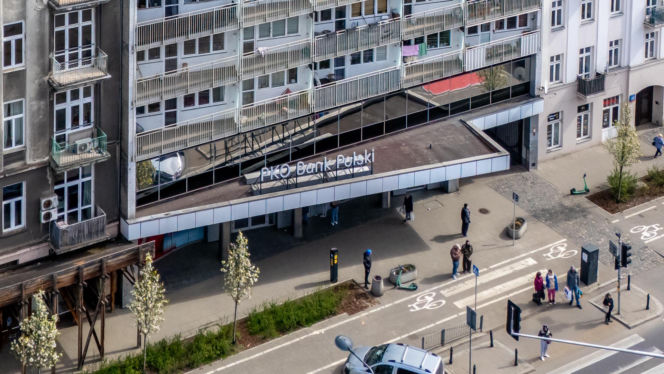 Blok przy Targowej 42 w Warszawie