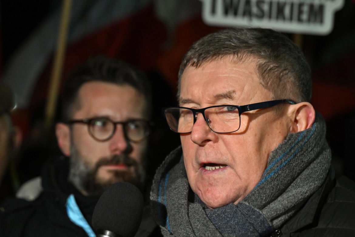 Manifestacje przed zakładami karnymi, w których przebywali Mariusz Kamiński i Maciej Wąsik