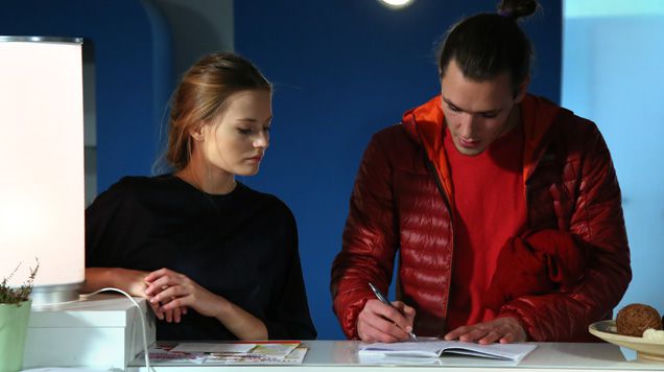 Barwy szczęścia. Julita (Katarzyna Sawczuk), Bartek (Bartosz Gelner)