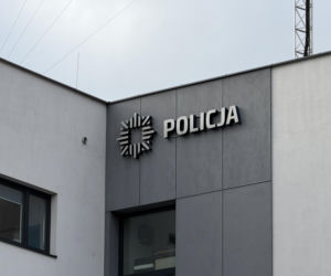 Przyniósł kopertę z białym proszkiem do komisariatu w centrum Warszawy