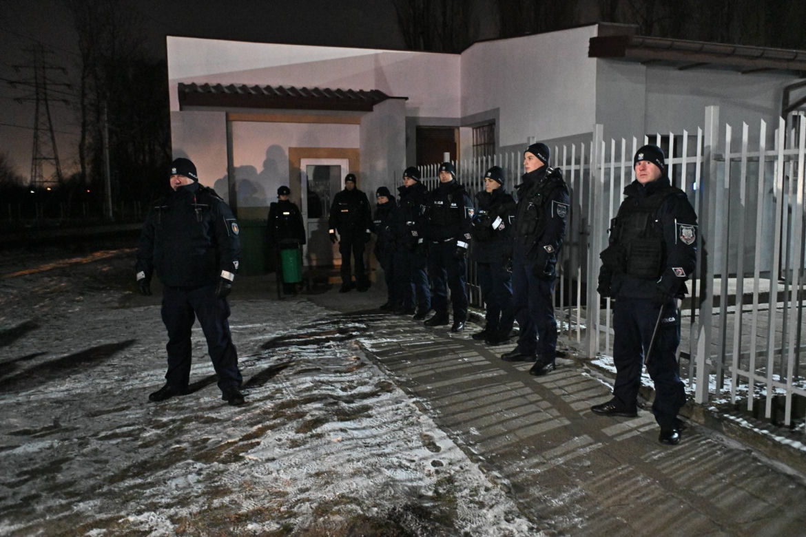 Kamiński i Wąsik w areszcie. Wielki protest w Warszawie