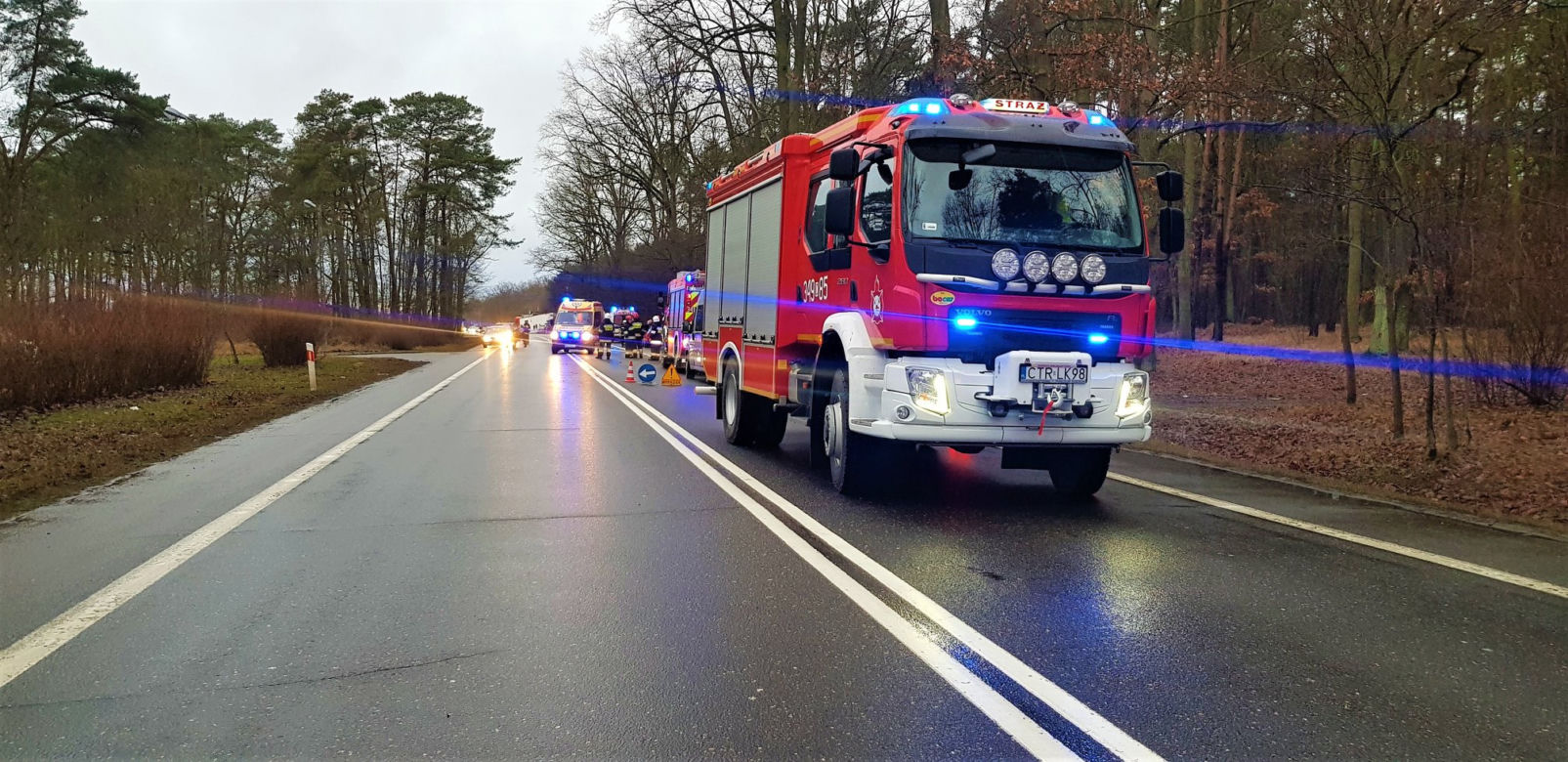 Wypadek w Pędzwie - BMW zmasakrowane