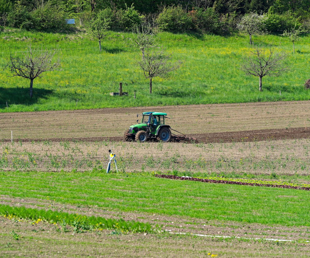16-latek potrącony przez maszynę rolniczą. Trwa walka o życie nastolatka w szpitalu