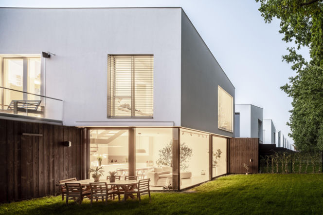 Natura Konstancin – osiedle 22 domów jednorodzinnych z pompą ciepła i systemem Smart Home