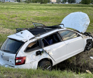 Auto kilka razy koziołkowało. Za kierownicą pijany ojciec. Pasażerką była jego maleńka córeczka