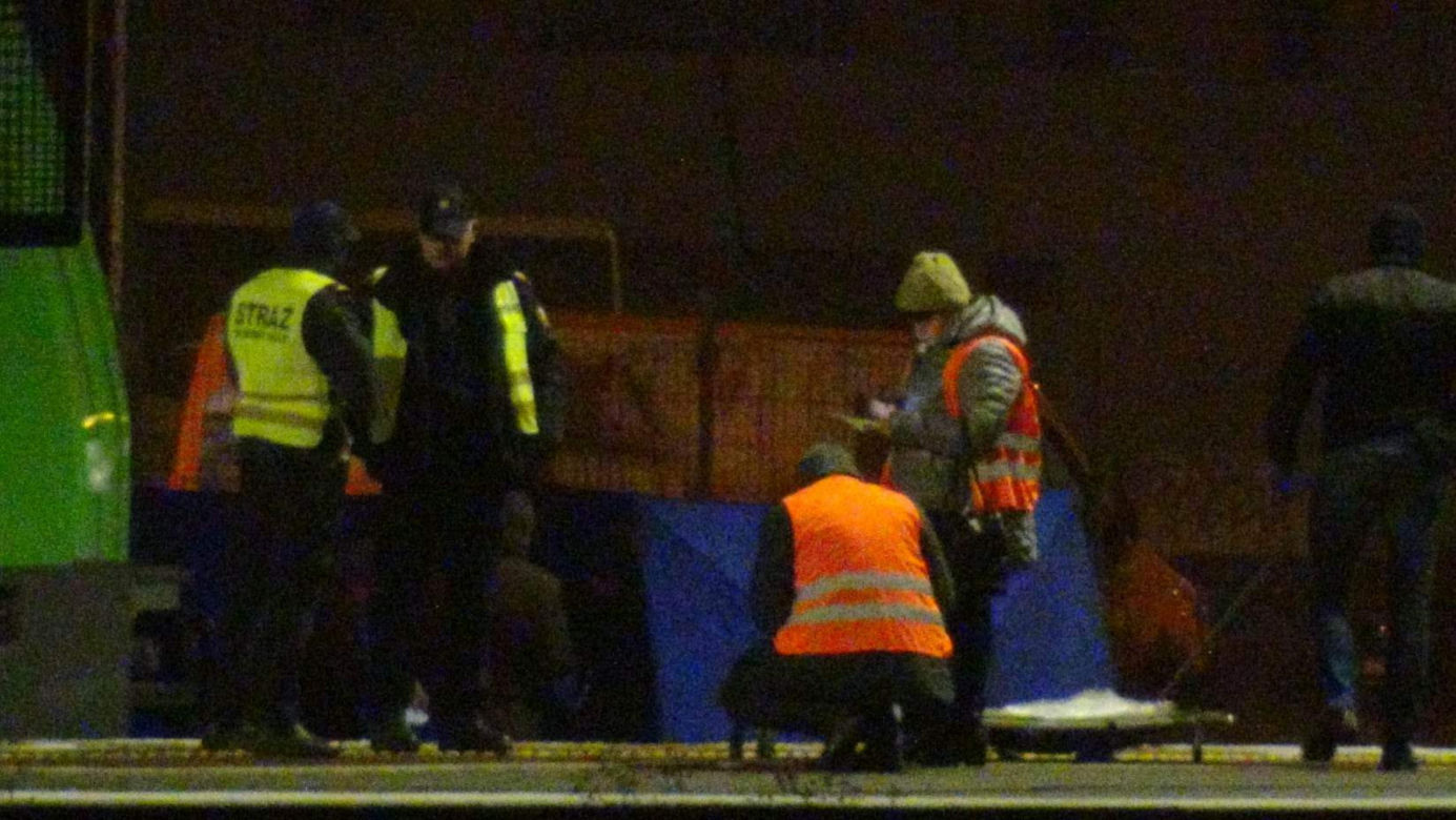 Tragedia na torach w Warszawie. 15-letnia dziewczynka zginęła pod kołami pociągu
