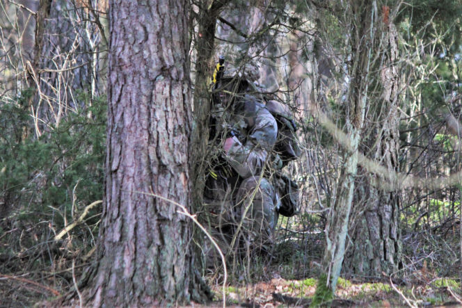 Brytyjscy żołnierze, ćwiczenia na poligonie