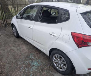 27-latek wyrzucony z pociągu wpadł w szał. Poważne straty przy stacji kolejowej na Dolnym Śląsku