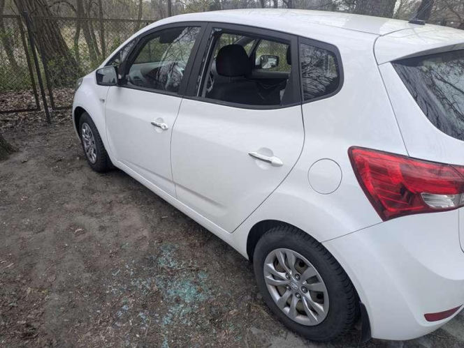 27-latek wyrzucony z pociągu wpadł w szał. Poważne straty przy stacji kolejowej na Dolnym Śląsku