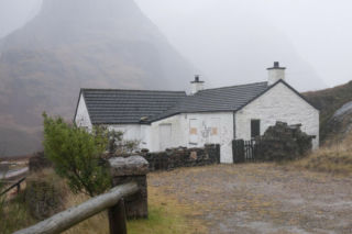 Spalili dom Jimmy'ego Savile'a! Żądają wyburzenia