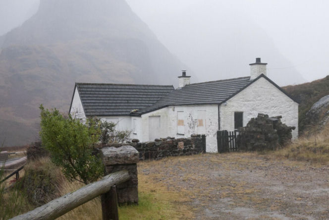 Spalili dom Jimmy'ego Savile'a! Żądają wyburzenia