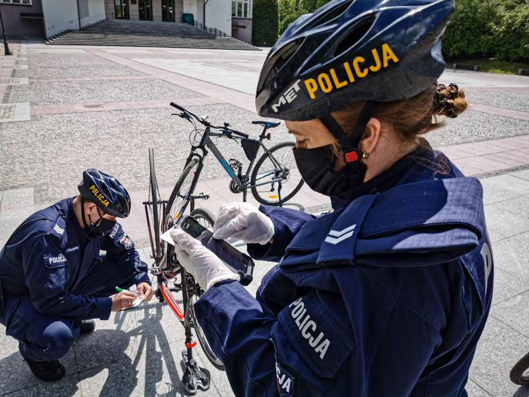 Białystok. Policjanci apelują: zabezpiecz swój rower!