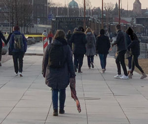 Tłumy nad Wisłą podczas epidemii