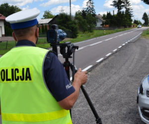 Krępa Kościelna: Pędził 111 km/h w obszarze zabudowanym! Policjanci zatrzymali mu prawo jazdy