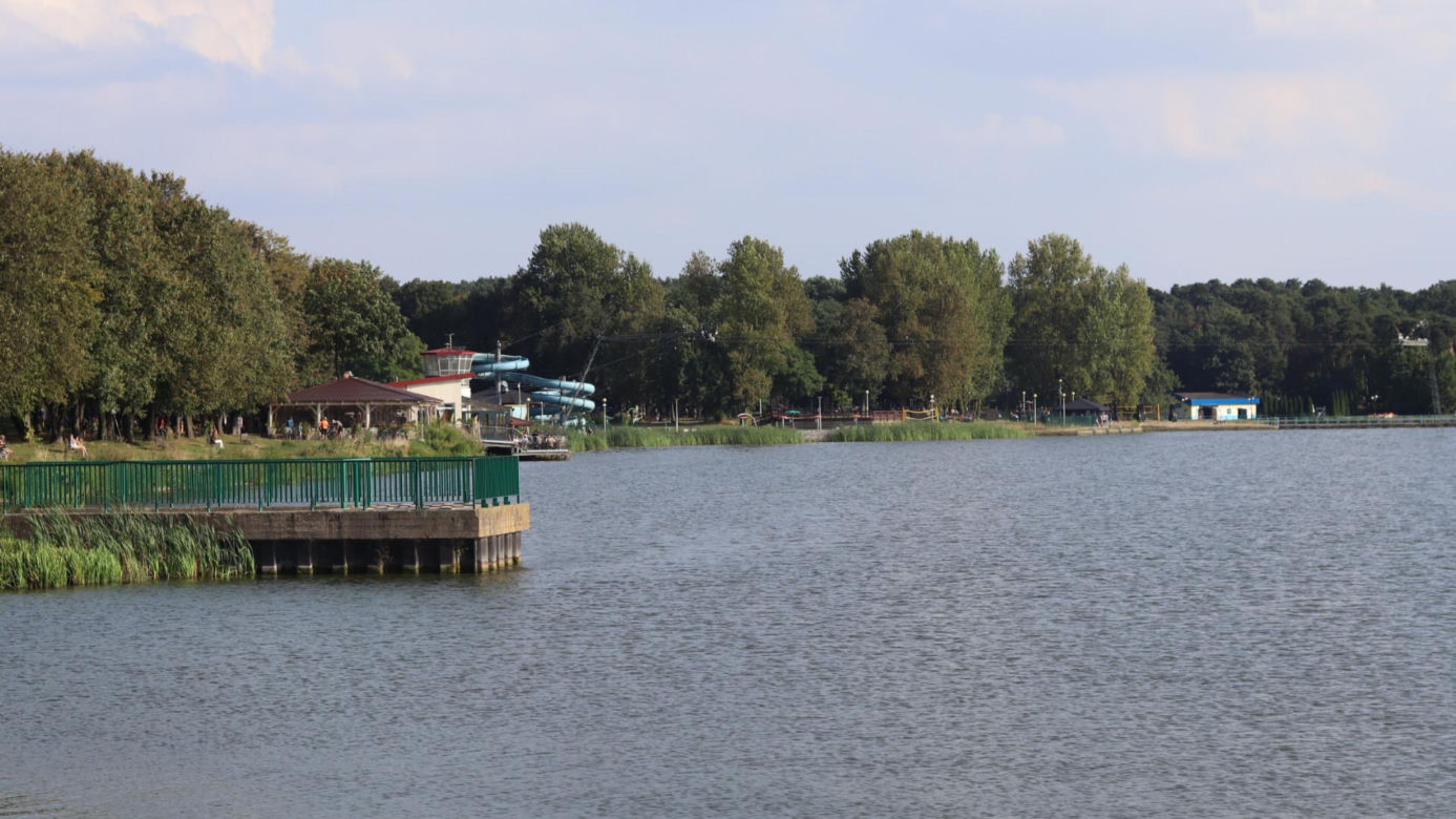 Piękny dzień nad Zalewem Zemborzyckim. Tak lublinianie łapali ostatnie promienie słońca [GALERIA]