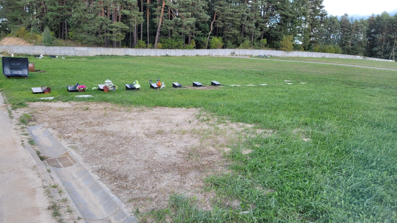 Tak wygląda „amerykański” cmentarz w Dywitach. Ile kosztuje miejsce?