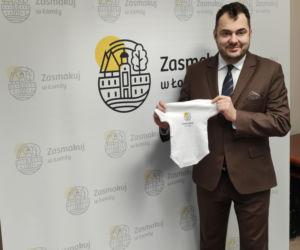 Nowość w łomżyńskiej wyprawce dla noworodków. Dzieci dostaną body z logo ŁKS-u