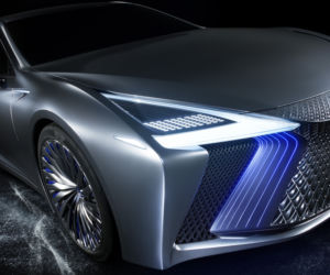 Lexus LS+